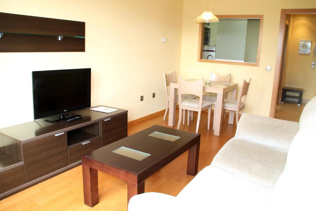 Apartahotel Ribera Arroyo de la Encomienda Eksteriør billede